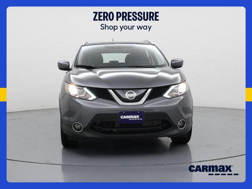 Gray 2018 Nissan Rogue Sport SV