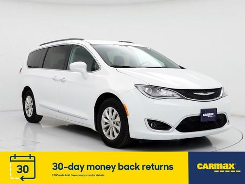 Photo 1 of 27 of 2017 Chrysler Pacifica Touring-L