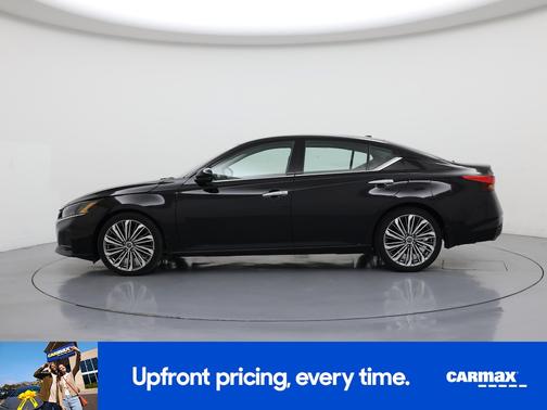 Black 2023 Nissan Altima SL