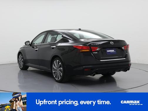 Black 2023 Nissan Altima SL