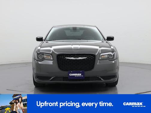 2019 Chrysler 300 Touring