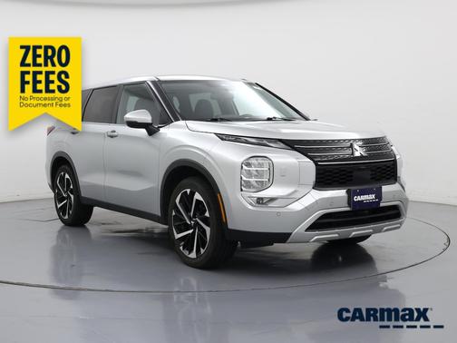Silver 2024 Mitsubishi Outlander SE