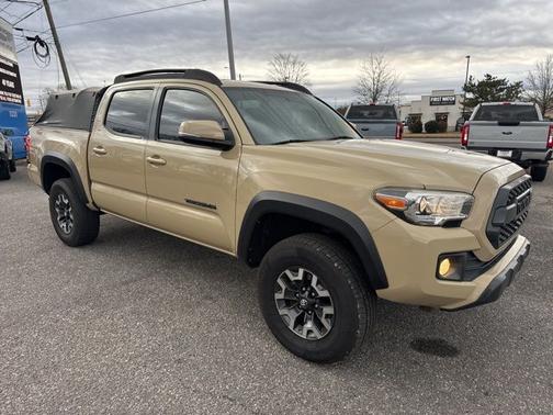 2017 Toyota Tacoma SR