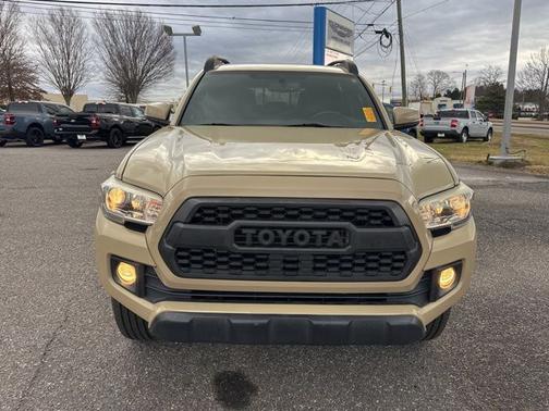 2017 Toyota Tacoma SR