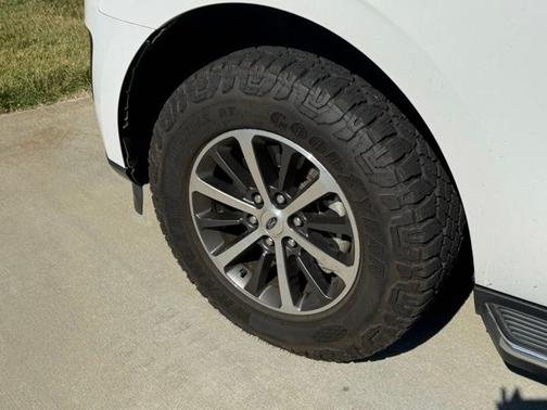 OXFORD WHITE 2019 Ford Expedition XLT