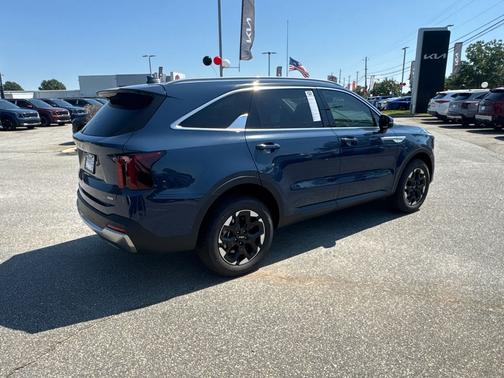 Midnight 2025 Kia Sorento S