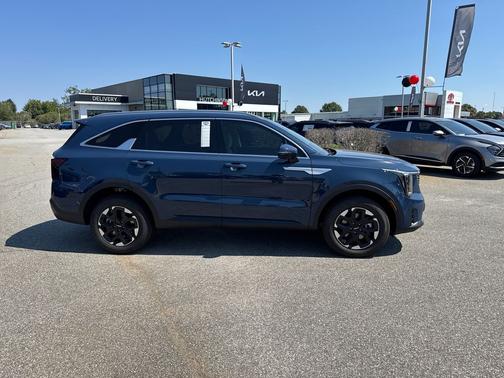 Midnight 2025 Kia Sorento S