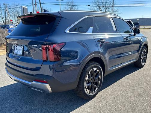 Midnight 2025 Kia Sorento S