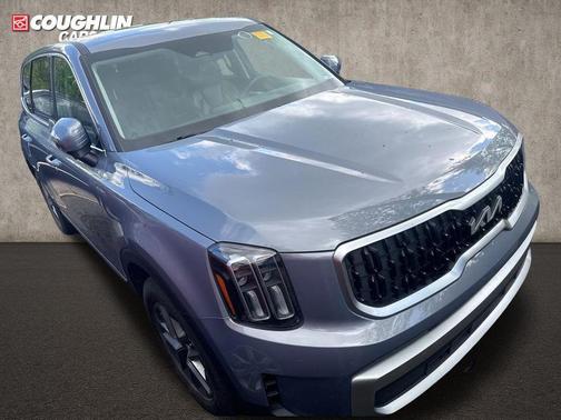 Everlasting Silver 2023 Kia Telluride LX
