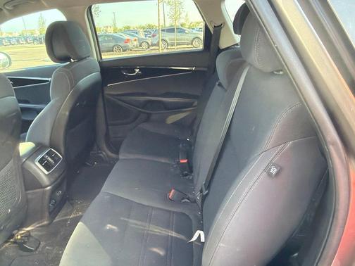 Titanium Silver 2016 Kia Sorento LX