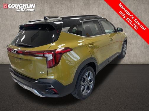 Valais Green/Black Roof 2024 Kia Seltos S