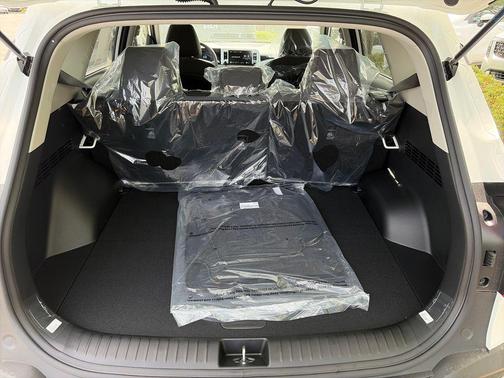 Snow White Pearl 2026 Kia Seltos LX