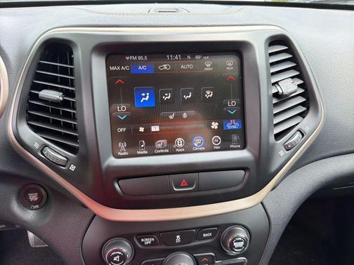 Bright White Clearcoat 2016 Jeep Cherokee Limited