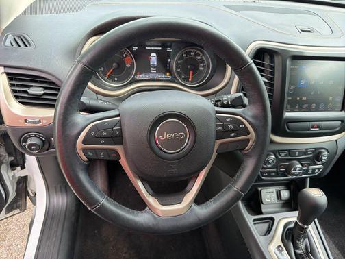 Bright White Clearcoat 2016 Jeep Cherokee Limited