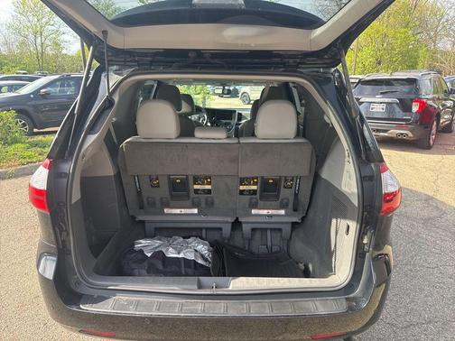 2017 Toyota Sienna XLE