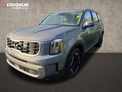 Everlasting Silver 2023 Kia Telluride S
