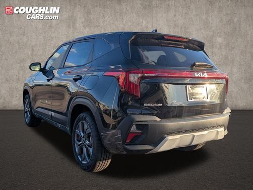 Fusion Black 2026 Kia Seltos LX