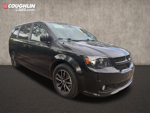 Black Onyx Crystal Pearlcoat 2017 Dodge Grand Caravan GT