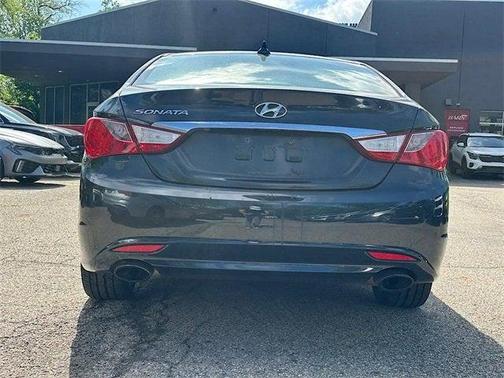 2011 Hyundai SONATA SE