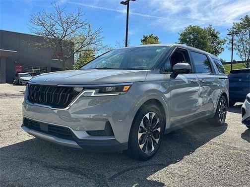 2024 Kia Carnival EX