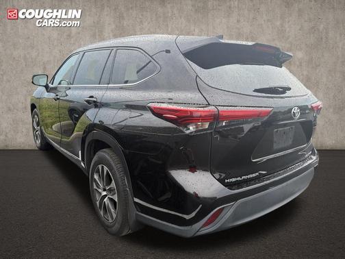 Opulent Amber 2020 Toyota Highlander XLE
