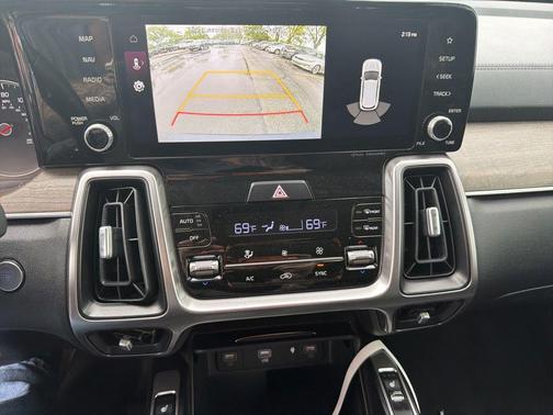 Everlasting Silver 2023 Kia Sorento S