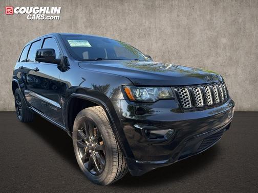 Diamond Black Crystal Pearlcoat 2019 Jeep Grand Cherokee Altitude
