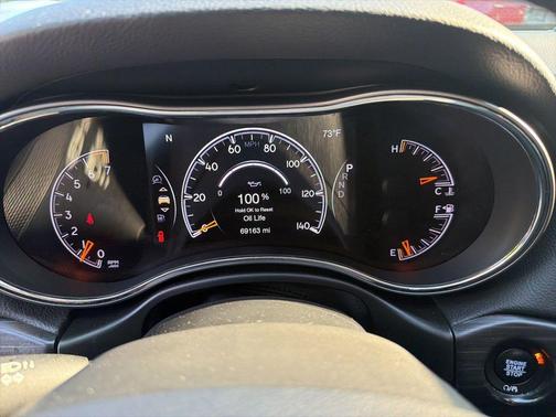 Diamond Black Crystal Pearlcoat 2019 Jeep Grand Cherokee Altitude