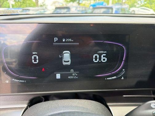Glacial White Pearl 2023 Kia Sportage EX