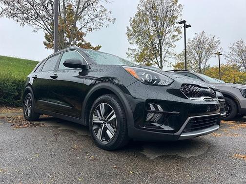 2022 Kia Niro LXS