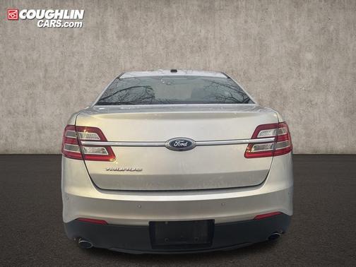 2018 Ford Taurus SEL