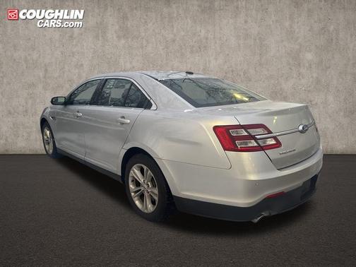 2018 Ford Taurus SEL