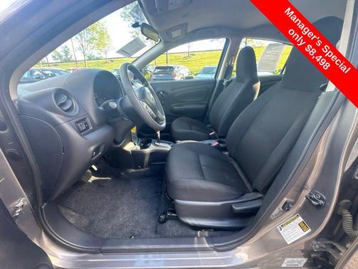 Titanium 2016 Nissan Versa 1.6 S+
