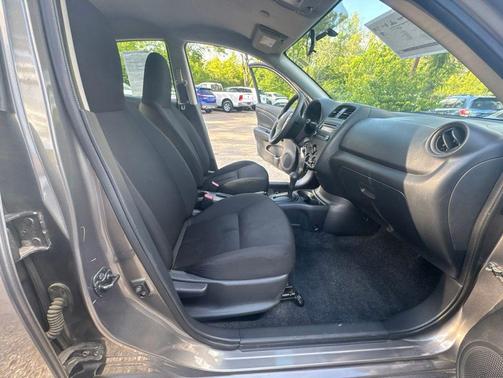 Titanium 2016 Nissan Versa 1.6 S+