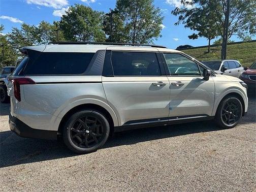 2026 Kia Carnival SX