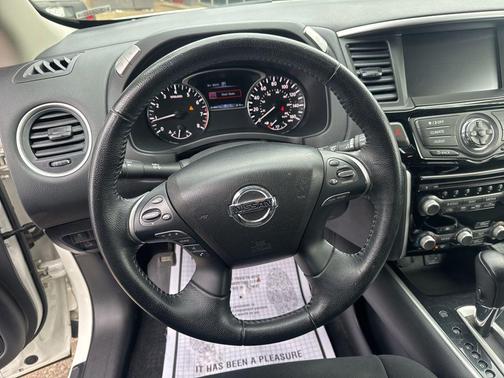 2019 Nissan Pathfinder SV