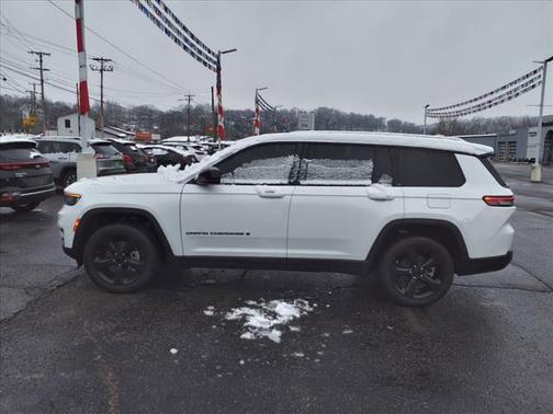 2023 Jeep Grand Cherokee L Laredo