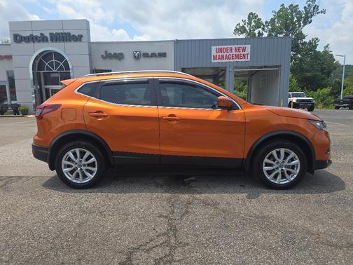 2022 Nissan Rogue Sport SV