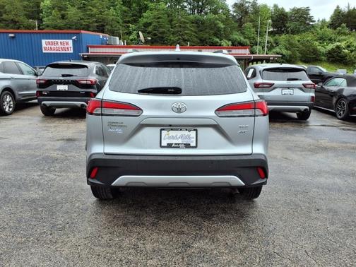 2024 Toyota Corolla Cross XLE