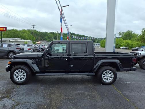 2023 Jeep Gladiator Sport