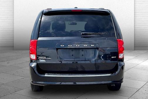 Brilliant Black Crystal Pearlcoat 2016 Dodge Grand Caravan SXT