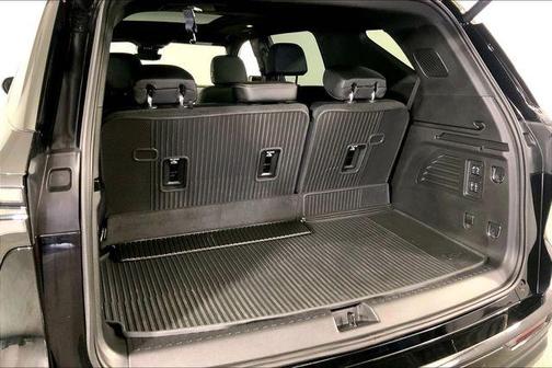 Mosaic Black Metallic 2025 Chevrolet Traverse High Country