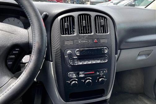 Bright Silver Metallic 2006 Dodge Grand Caravan SE