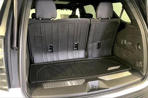 Iridescent Pearl Tricoat 2025 Chevrolet Tahoe High Country