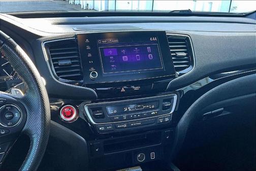 Platinum White Pearl 2022 Honda Ridgeline Black Edition