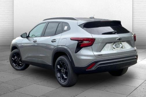 Sterling Gray Metallic 2026 Chevrolet Trax LT