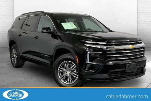 Mosaic Black Metallic 2025 Chevrolet Traverse LT