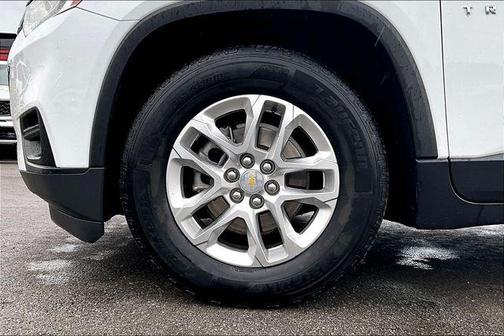 Summit White 2021 Chevrolet Traverse LS