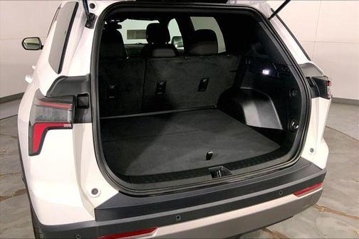 Summit White 2026 Chevrolet Equinox LT