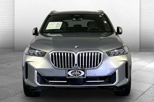 Gray Metallic 2025 BMW X5 xDrive40i